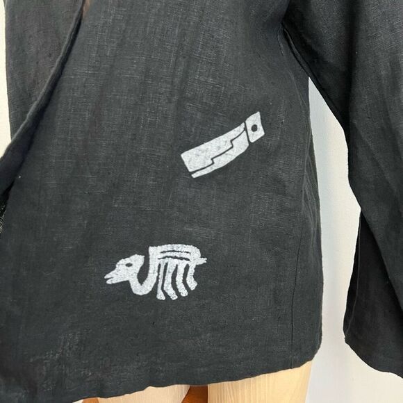 Vintage Positive Influence Women’s 14 Black 100% Linen Hieroglyphics Top Shirt - Picture 4 of 15